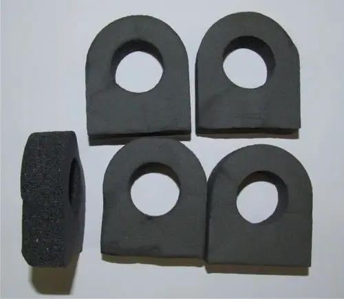 Fünf schwarze Dichtungsstücke aus Schaumstoff für Kondensatanschlüsse, geeignet für Anwendungen wie bei Remeha-Produkten.